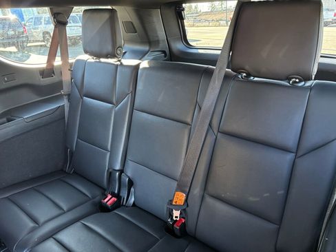 Used 2024 Cadillac Escalade ESV Luxury image 15