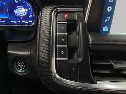 Used 2023 Chevrolet Suburban RST AWD/4WD image 25