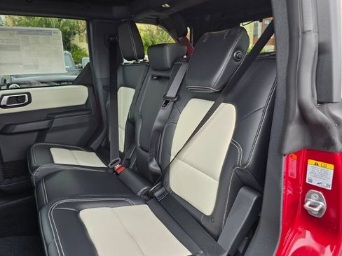 New 2026 Ford Bronco Outer Banks w/ Sasquatch Package AWD/4WD image 12
