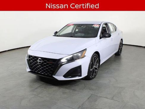 Certified 2023 Nissan Altima 2.5 SR FWD image 2