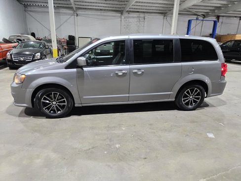 Used 2018 Dodge Grand Caravan GT FWD image 4