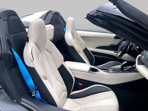Used 2019 BMW i8 Roadster AWD/4WD image 8