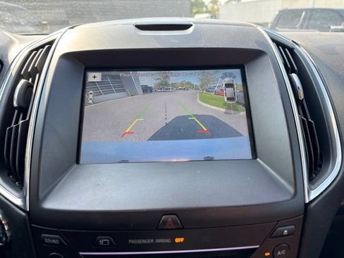 Certified 2018 Ford Edge Titanium w/ Equipment Group 302A AWD/4WD image 19