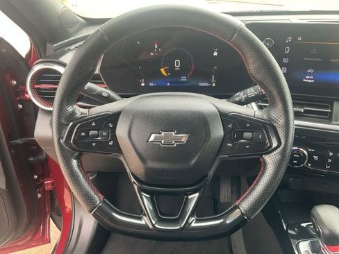 Used 2025 Chevrolet Trax RS w/ Driver Confidence Package FWD image 9