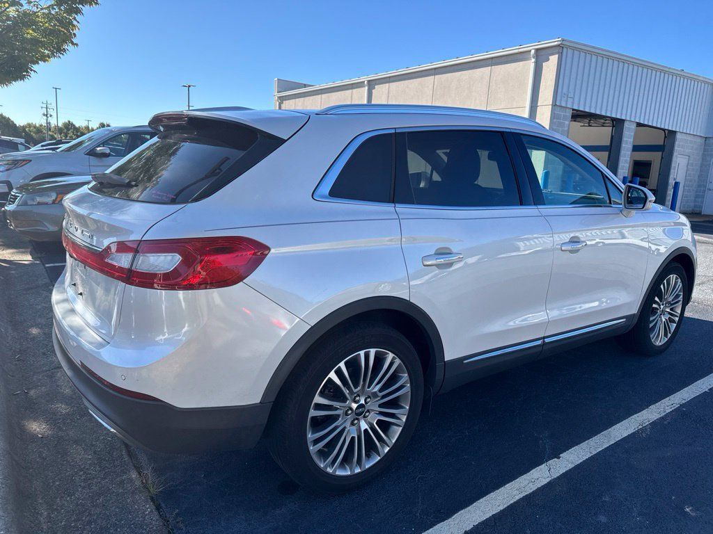 Used 2018 Lincoln MKX Reserve w/ Lincoln MKX Climate Package FWD image 3