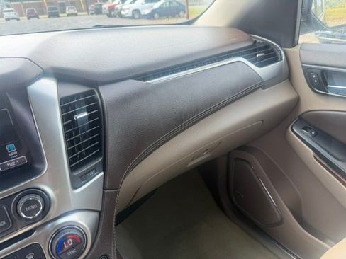 Used 2018 Chevrolet Suburban LT AWD/4WD image 23