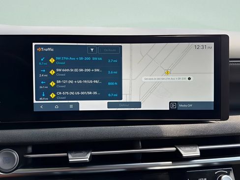 Used 2025 Hyundai Tucson Limited FWD image 17