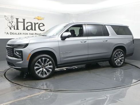 New 2026 Chevrolet Suburban High Country image 11