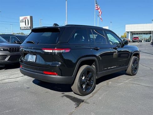 New 2025 Jeep Grand Cherokee Altitude image 3
