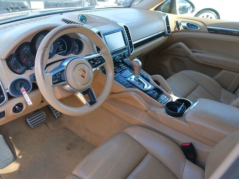 Used 2015 Porsche Cayenne S image 13