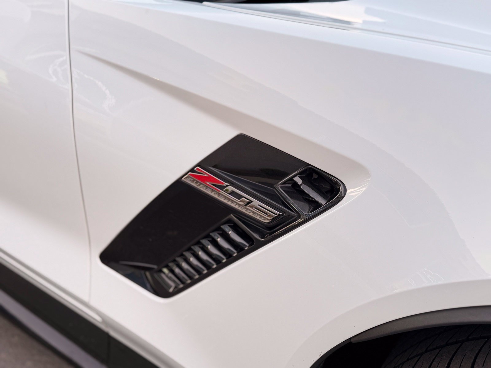 Used 2017 Chevrolet Corvette Z06 w/ Battery Protection Package RWD image 7