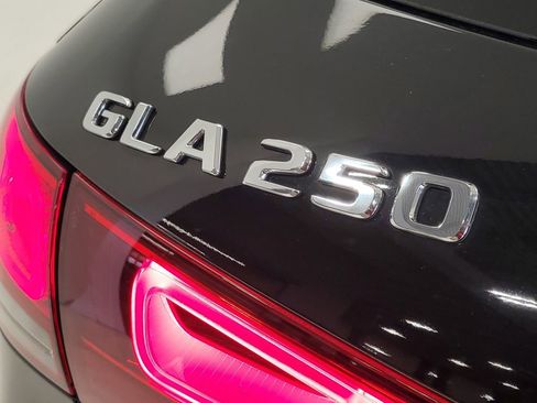 Used 2022 Mercedes-Benz GLA 250 4MATIC image 7
