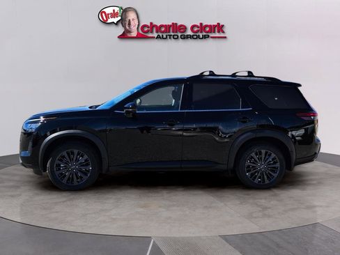 New 2026 Nissan Pathfinder SL w/ SL Premium Package FWD image 3
