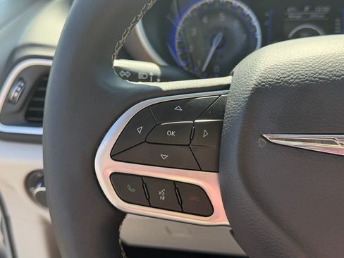 Used 2024 Chrysler Voyager LX FWD image 18