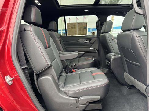 Used 2024 Chevrolet Traverse RS w/ LPO, Floor Liner Package image 31