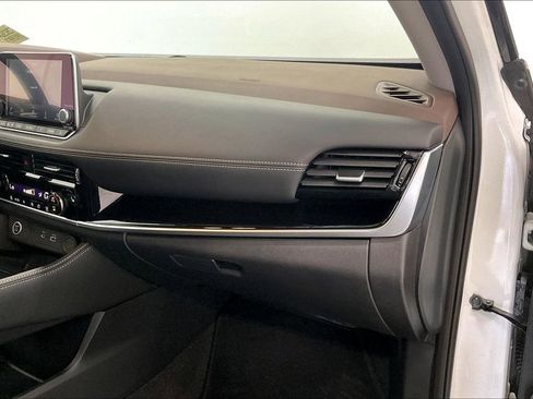 Used 2023 Nissan Rogue SL AWD/4WD image 18