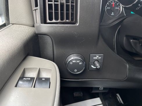 Used 2020 Chevrolet Express 3500 w/ Driver Convenience Package image 15