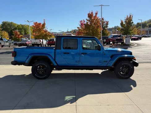 New 2025 Jeep Gladiator Willys image 7