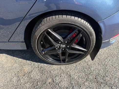 Used 2018 Ford Focus ST w/ Equipment Group 401A FWD image 9