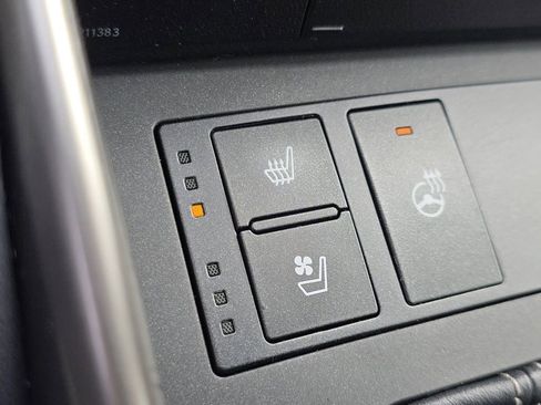 Used 2017 Lexus IS 300 AWD image 6