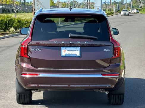 New 2026 Volvo XC90 B6 Plus w/ Protection Package Premier AWD/4WD image 4