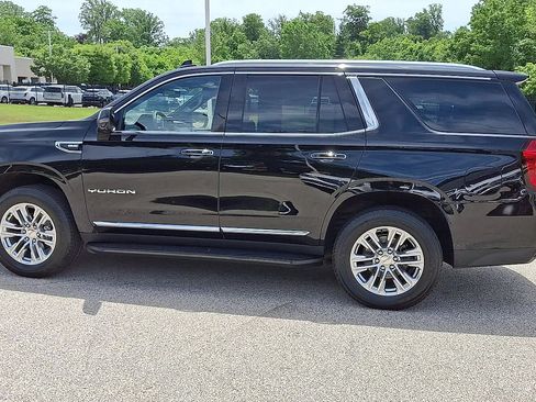 Used 2022 GMC Yukon SLT w/ SLT Premium Package AWD/4WD image 6