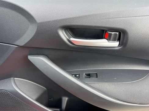 Used 2020 Toyota Corolla LE image 20