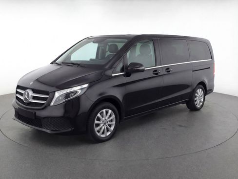 Used 2024 Chrysler Pacifica Touring-L image 3