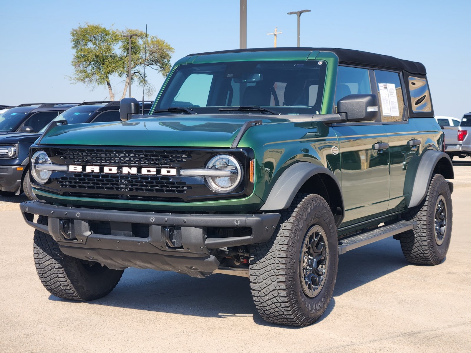 Used 2024 Ford Bronco Wildtrak AWD/4WD image 2