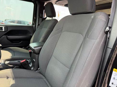 Used 2019 Jeep Wrangler Unlimited Sport w/ Cold Weather Group AWD/4WD image 27