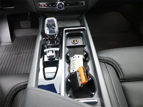 New 2026 Volvo XC60 B5 Ultra w/ Protection Package Premier image 13