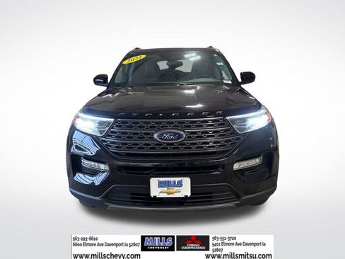 Used 2022 Ford Explorer XLT w/ Equipment Group 202A image 2