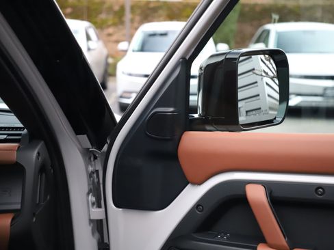 New 2026 Land Rover Defender 110 OCTA AWD/4WD image 9