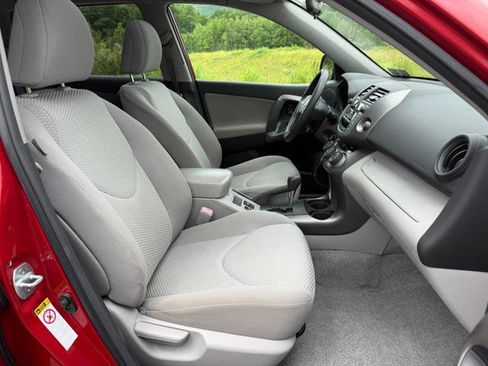 Used 2011 Toyota RAV4 4WD w/ Upgrade Value Pkg image 19