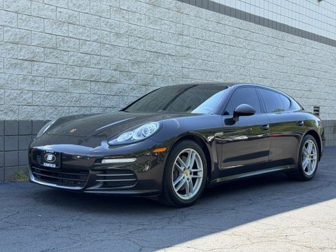 Used 2016 Porsche Panamera 4 AWD/4WD image 1