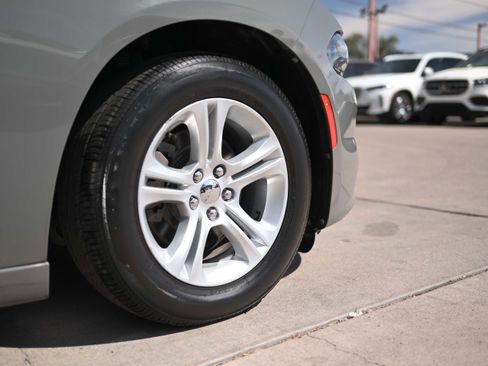 Used 2017 Dodge Charger SE RWD image 15