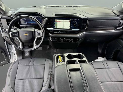 Used 2024 Chevrolet Silverado 2500 LT image 8