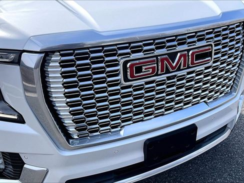 Used 2024 GMC Yukon Denali image 32