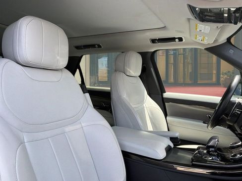 Used 2023 Land Rover Range Rover Sport SE AWD/4WD image 32
