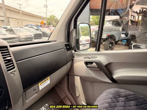 Used 2017 Mercedes-Benz Sprinter 2500 image 18