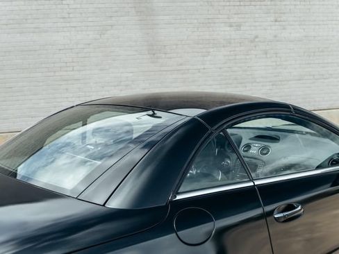 Used 2011 Mercedes-Benz SL 550 image 30