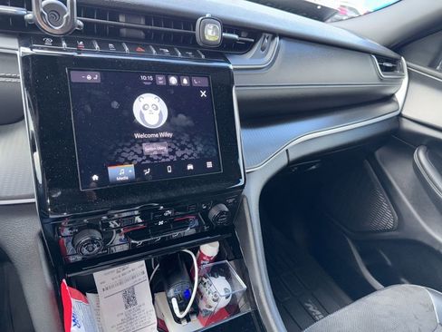 Used 2023 Jeep Grand Cherokee L Laredo image 34