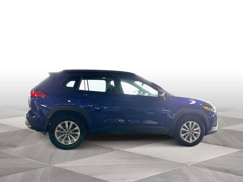 Used 2025 Toyota Corolla Cross LE FWD image 9