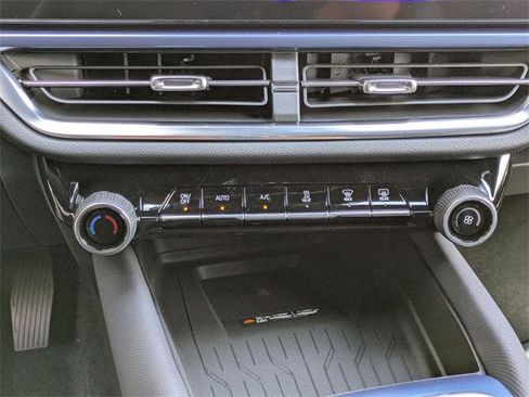 New 2026 Chevrolet Equinox EV LT image 21