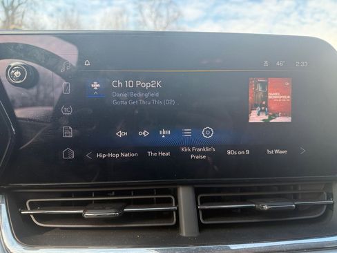 Used 2025 Chevrolet Trax LT w/ LT Convenience Package image 21