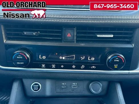 Used 2023 Nissan Rogue SV AWD/4WD image 17