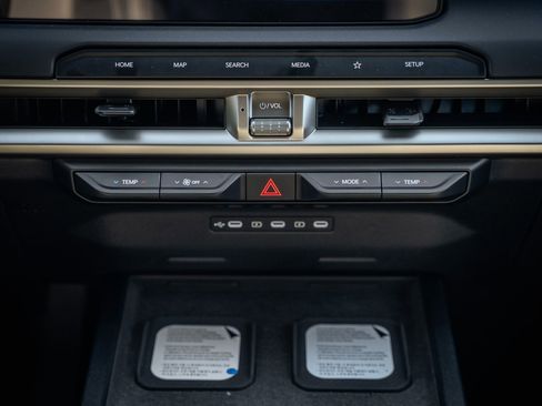 Used 2027 Kia Telluride LX w/ Towing Package FWD image 25