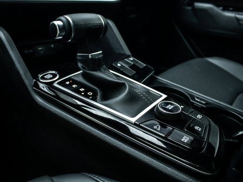 Used 2024 Kia Sportage EX image 12