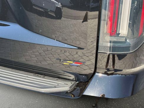 Used 2026 Cadillac Escalade V w/ LPO, ONYX Package image 19