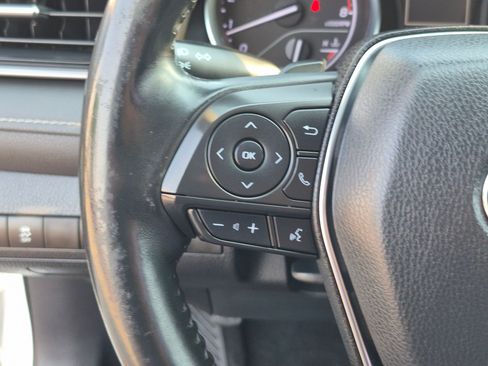 Used 2020 Toyota Camry SE w/ Convenience Package FWD image 19
